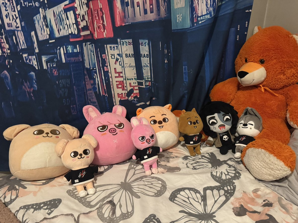 mixtape_hoe's tweet photo. try to mess w me &amp; my gang https://t.co/aEaHdLWal0