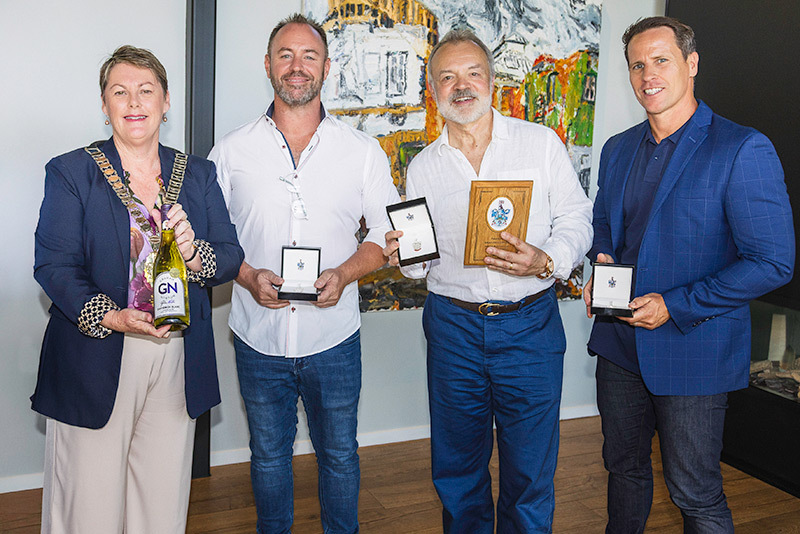 Graham Norton gets his hands dirty in wine country 

AUCKLAND, Today: Graham Norton knows good wine—but this harvest, he took it to the next level, joining Invivo Cofounders Tim Lightbourne and Rob Cameron in Marlborough to get stuck into winemaking hims… ift.tt/EBRl15o