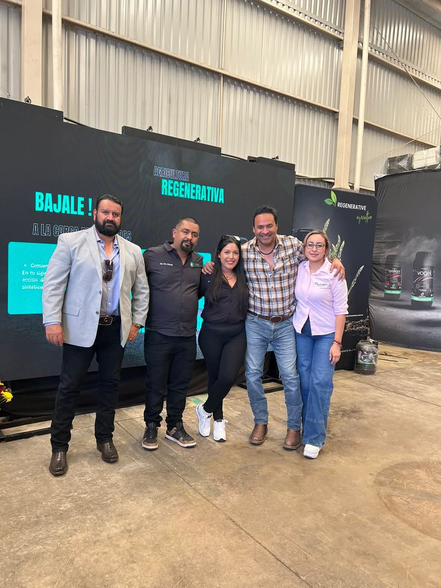 mnavarrogar's tweet photo. Conferencia "Bioestimulación en el cultivo de Aguacate". 🥑
En Periban, Michoacán. 
#bioestimulando #mauricionavarro https://t.co/NDHjIbRKYE