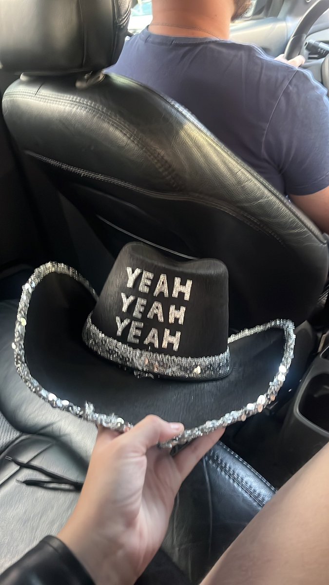 thwiolet's tweet image. gostaria de retornar para este dia em específico