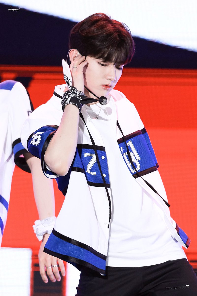 Atopos_21's tweet image. 🐼
#AprilFoolsDay #만우절
#ZB1 #제로배이스원 
#장하오 #ZHANGHAO  #章昊  #ジャンハオ