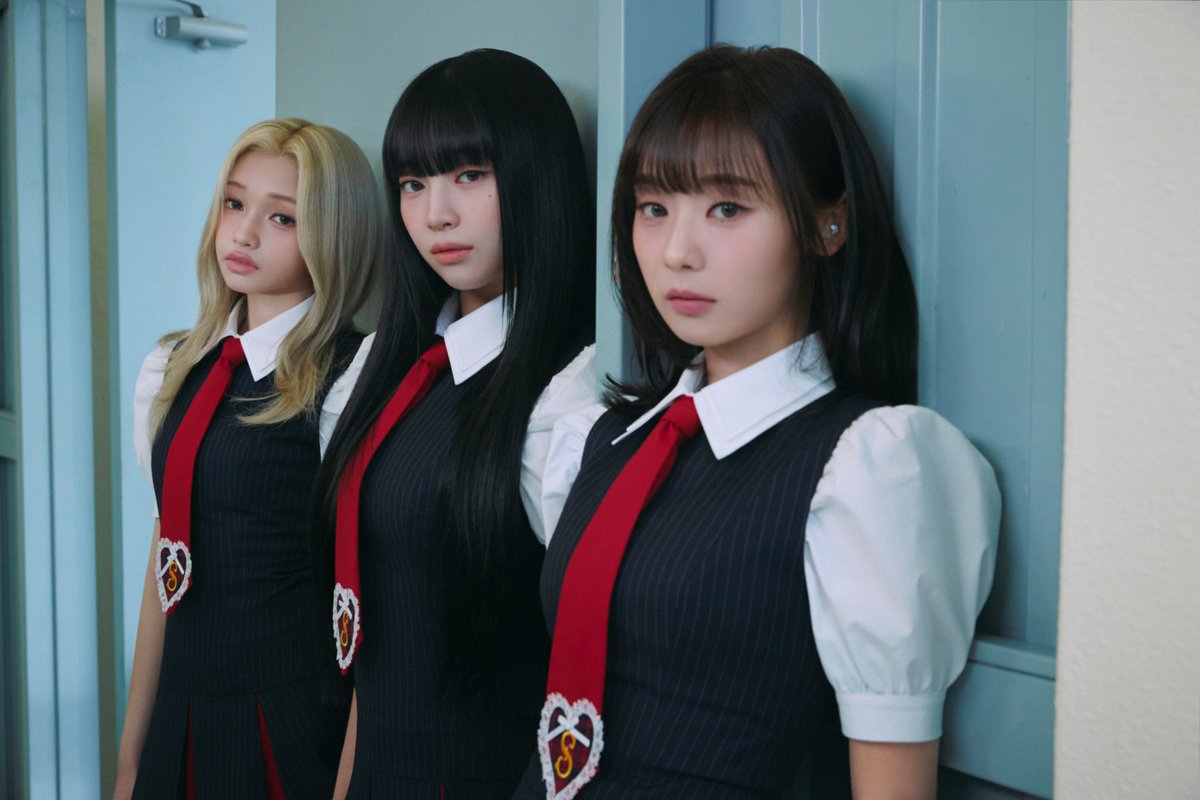 fnfent_official's tweet photo. [📰] 유니스, 교복 콘셉트는 필승 조합..'스위시'한 10대 소녀의 하이틴 감성

🔗 https://t.co/8JQi9fC3sg

#UNIS #유니스
#SWICY #스위시 https://t.co/LufWeG6dlu