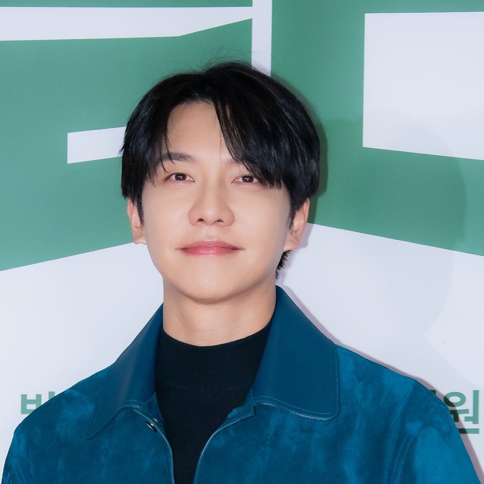 This man showing up when we need it the most..
Thank You for being our sunshine..

Can’t wait to see you again soon..

#LeeSeungGi