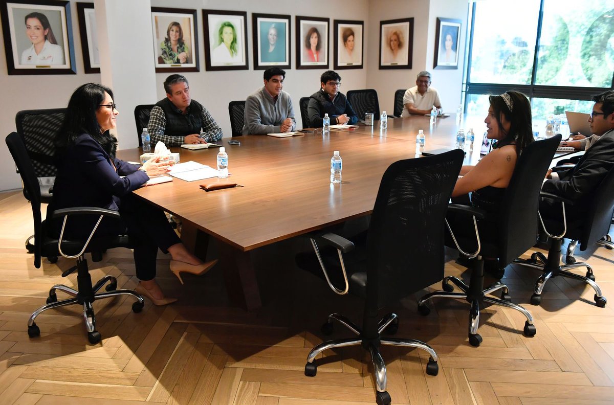 Nos reunimos con la Dirección de Enlace Vinculación Regional de la #FamiliaDIFEM para fortalecer, programas, acciones y el trabajo en equipo, con la finalidad de acercar soluciones a quienes más lo necesitan. 🙌🏼 #ElPoderDeServir