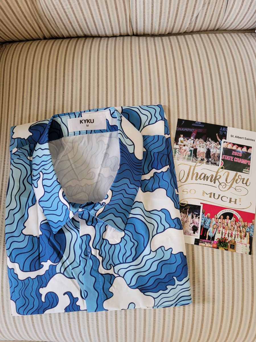 LauraLeonard31's tweet image. Thanks Coach Wettengel and @StAlbertSchools for letting @BJSchaben and I "Ride the Wave" with you! Congratulations on your Championship! See you next year?? #iowagirl