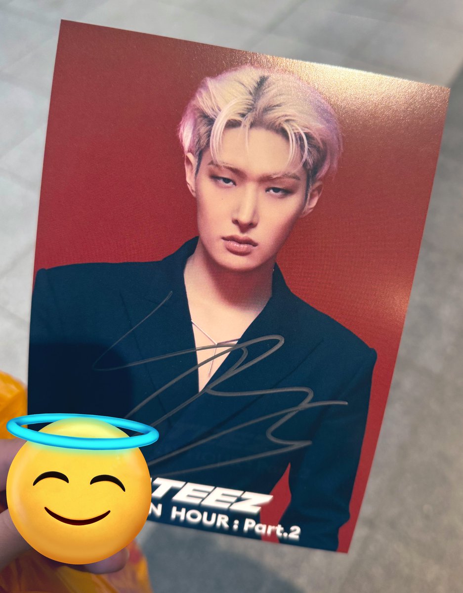 サインもらえました🎵🎵
言いたいこと全く伝わらなかったけど「なんで言ってるかわからない〜ヤバい❓💦」のミンギさん見られたので良しだーーー