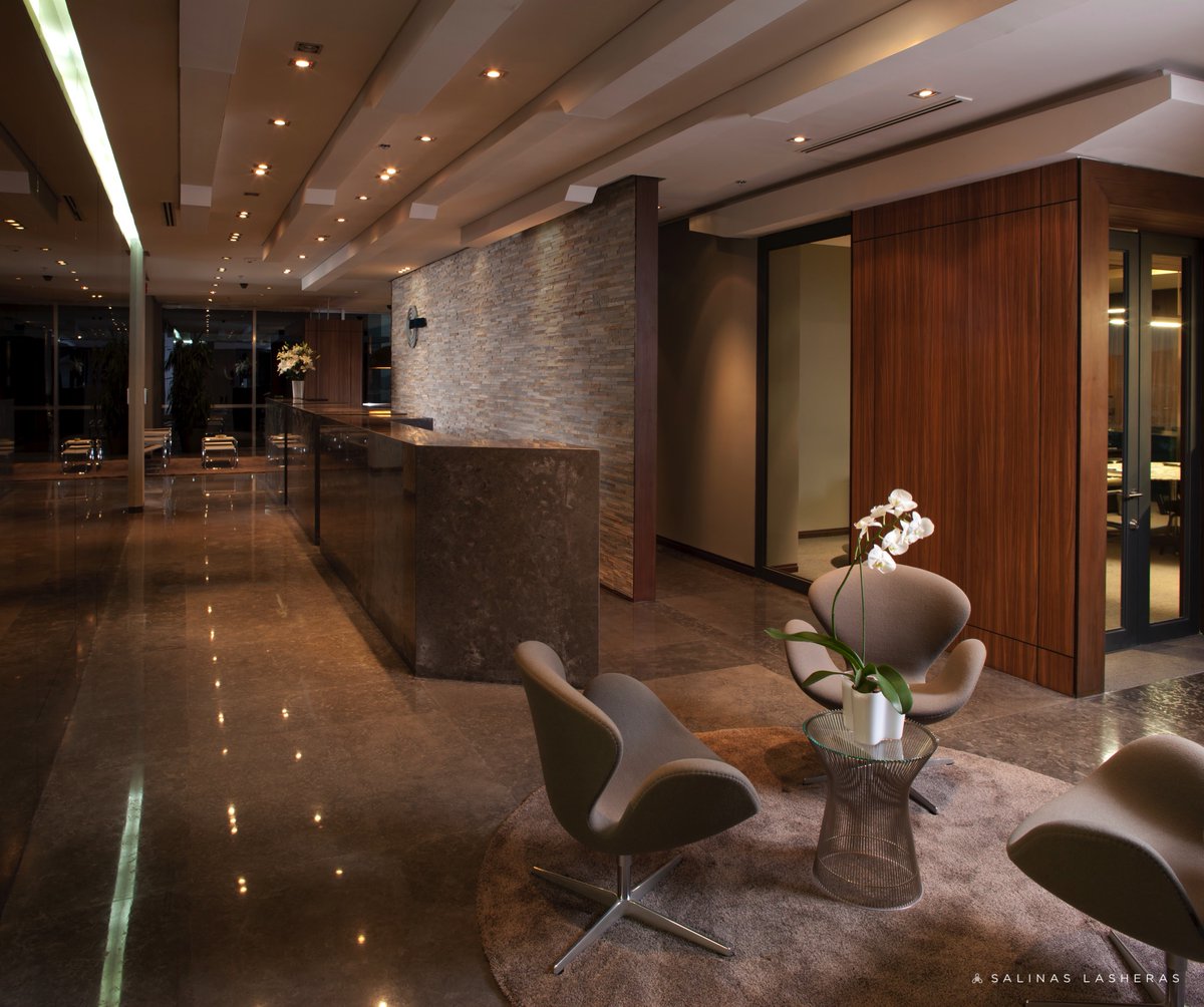 salinaslasheras's tweet image. FINSA’s corporate space remains modern years later, breaking away from cold office aesthetics with a warm, intentional, and enduring approach. Proof that good design stands the test of time.

Timeless design meets functionality. ✨

#CorporateDesign #TimelessInteriors