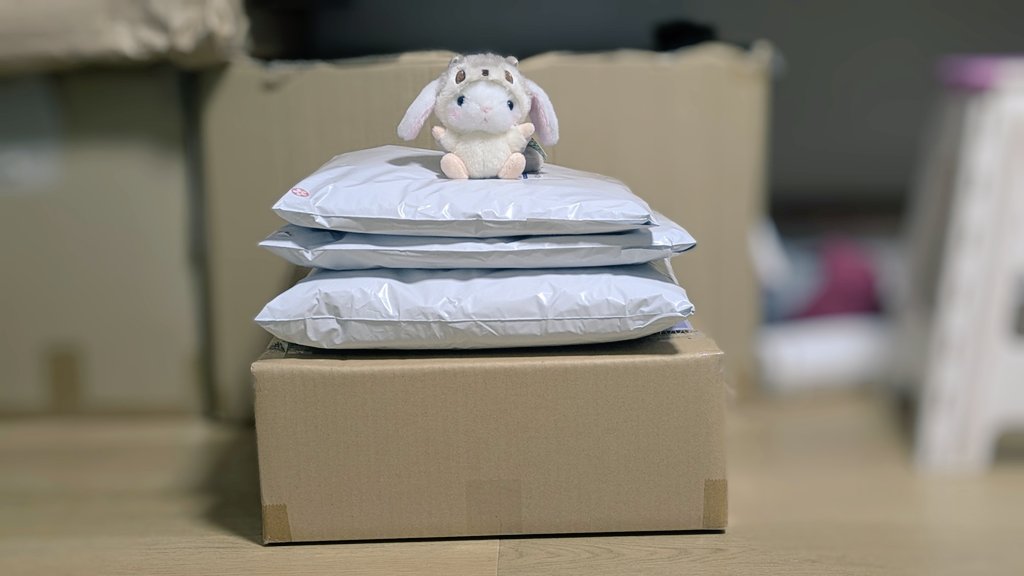 本日の発送…📦

・春服2点
・トレンチコート1点
・バッグ1点

さて、溜まってる未出品片付けよ✊🏻 ̖́-