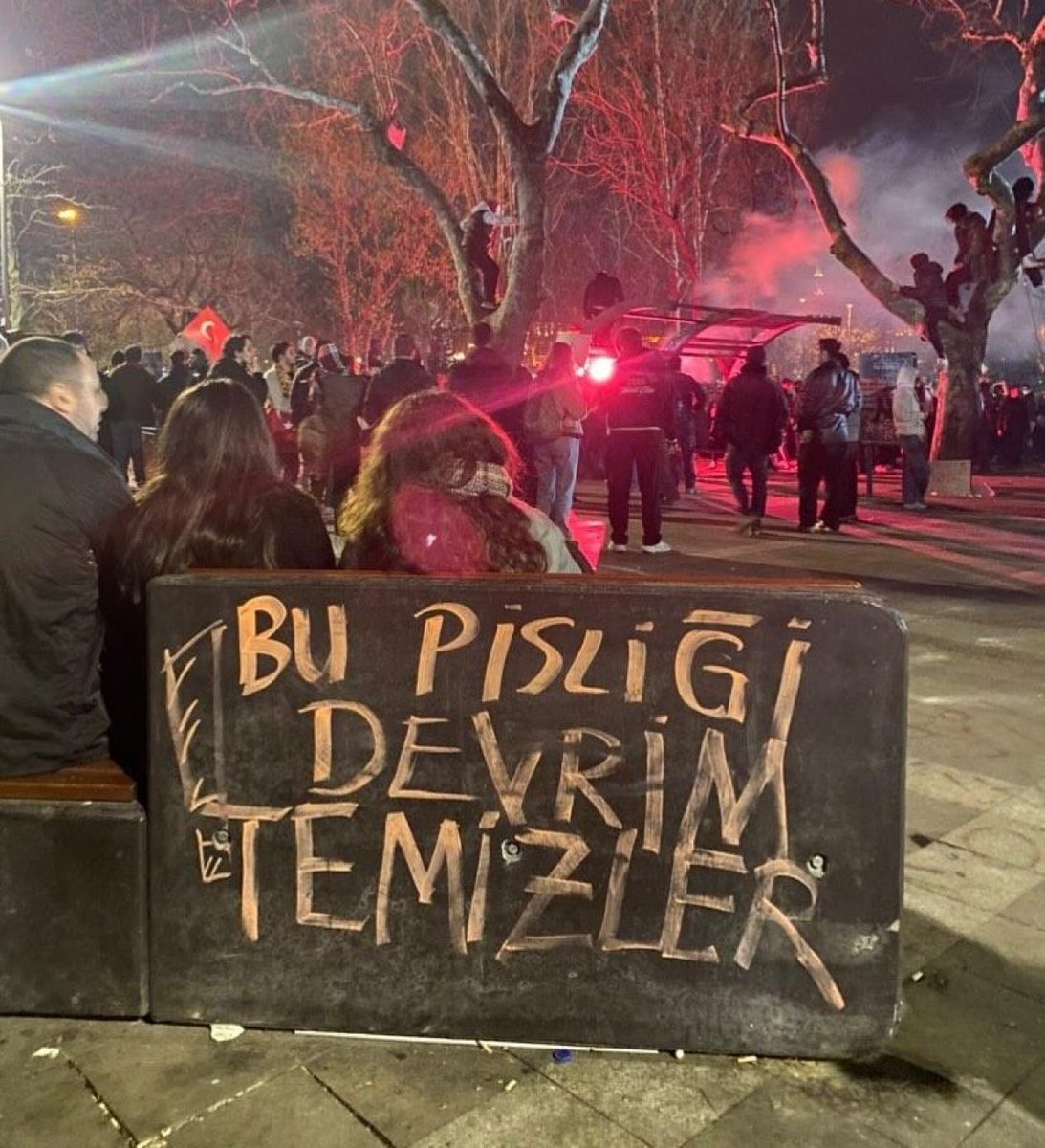 YourAnonTV's tweet photo. ⚡️🇹🇷✊️Revolution will clean up this mess!

Dictators rule with fear—defeat them with unity! 

Rise, resist, and reclaim your future! The power belongs to the people! ✊🇹🇷 

#FreeTurkey #ErdoganWillFall #OpTurkey #Anonymous https://t.co/aCbSvSSEw9