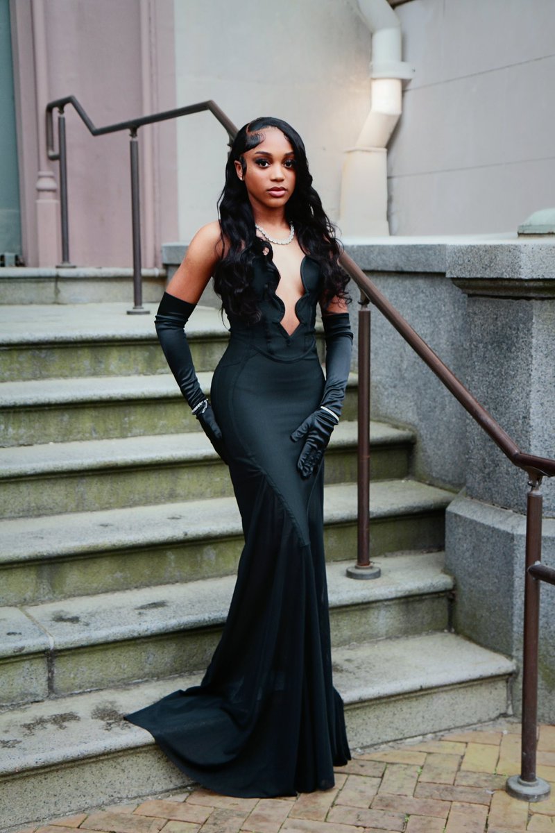 kaayyfineasss's tweet image. going out the same way I came👸🏽 #promqueen