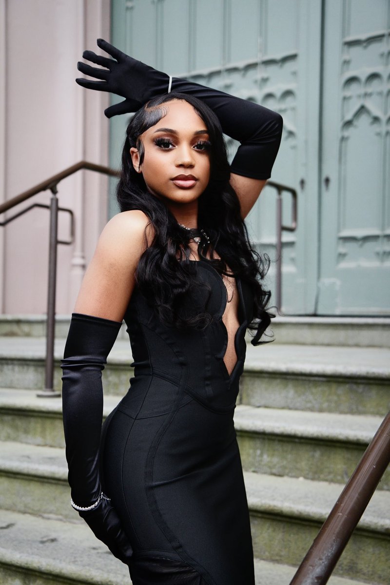 kaayyfineasss's tweet image. going out the same way I came👸🏽 #promqueen