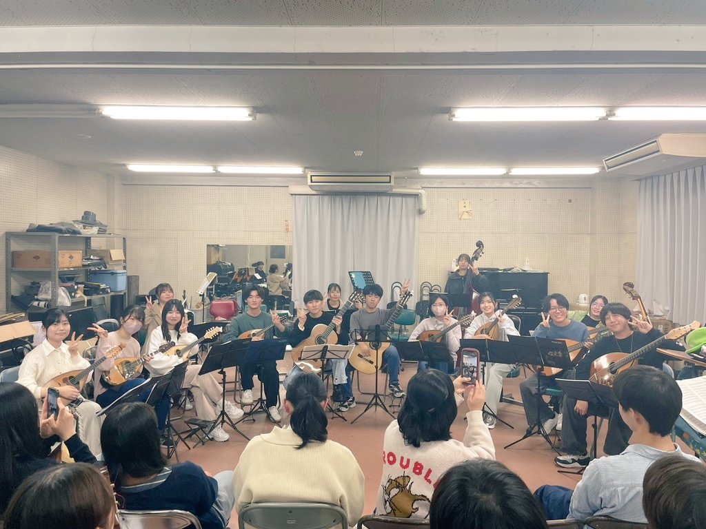 🎶楽器体験のお知らせ🎶
4/3(木)に楽器体験を行います！
TOEFLを受けるついでに体験していきませんか？😊

時間…13:30-、17:30-のどちらか
集合場所...名古屋大学駅2番出口

参加希望の方はDMで希望時間と名前を教えてください🙇🙏
質問もお待ちしております✨

#春から名大