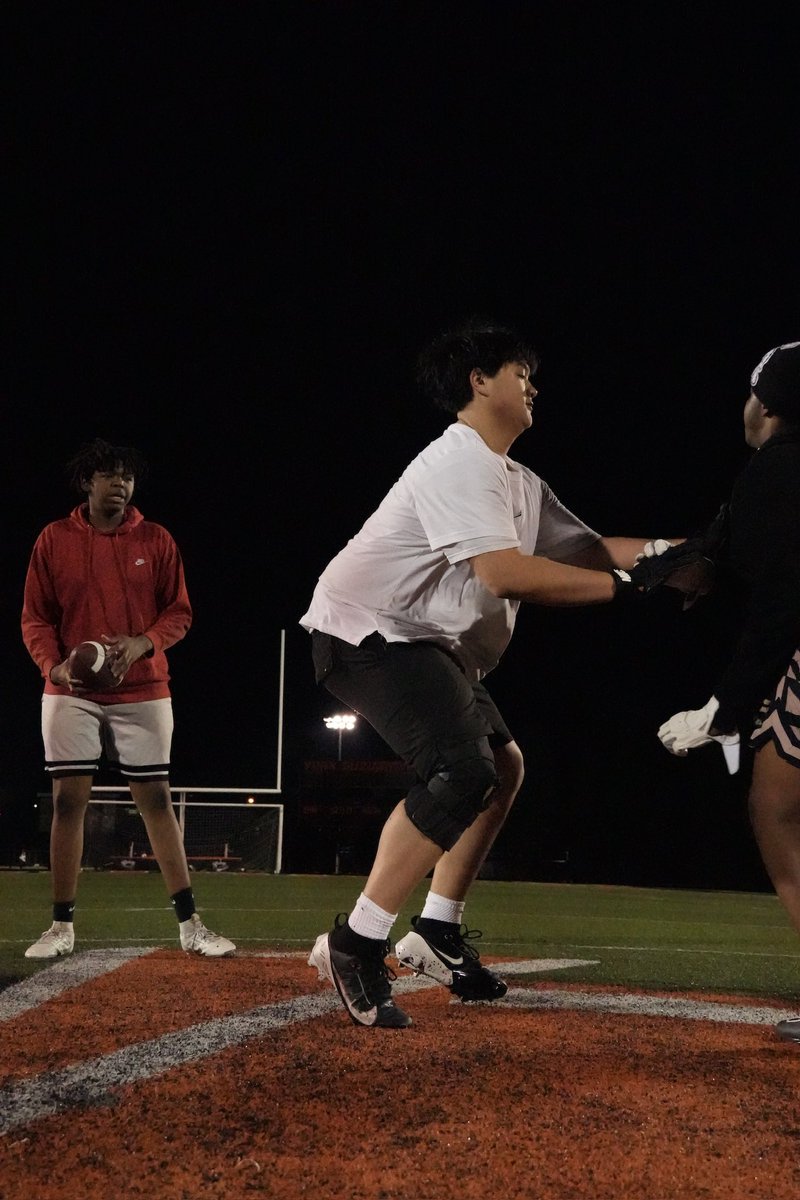 Eson Buser (@esonbuser) on Twitter photo Got some field work in recently with <a href="/warrenk3x/">Warren Kabamba</a> Working hard everyday to get better! 💪
Been working on my pass set a lot recently to get comfortable at both tackle positions Got some field work in recently with <a href="/warrenk3x/">Warren Kabamba</a> Working hard everyday to get better! 💪
Been working on my pass set a lot recently to get comfortable at both tackle positions
