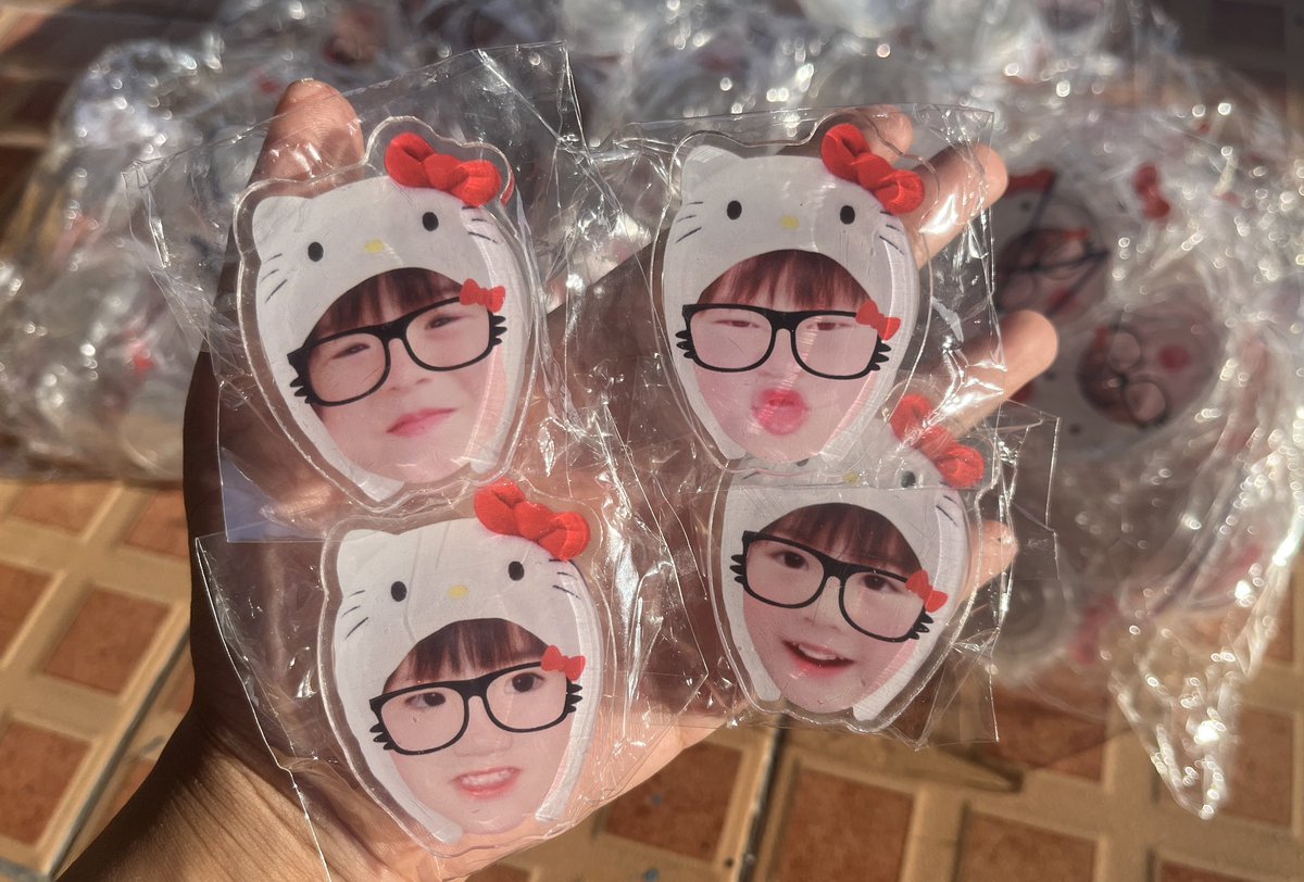 nnnami_ii's tweet photo. มีใครอยากได้กิ๊บต๊อกคิตตี้ไหมคะ อยากมาเปิดอีกรอบ 1ชิ้นรวมส่ง49-.

สนใจฝากเฟบ รี ทีนะคะ🥺

#Thaichayanon #NEXnattakit #PHUTATCHAI #AAashirakorn  #ตลาดนัดBUS https://t.co/ru9hftc1AX
