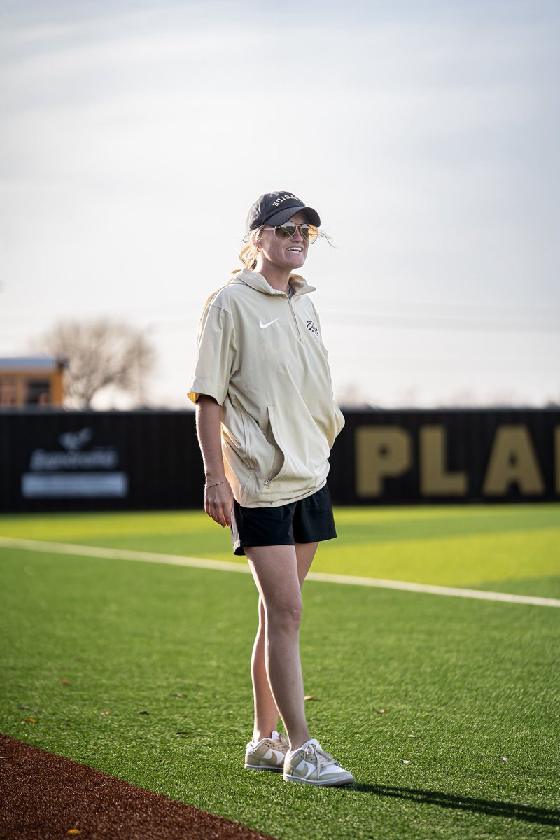 Before the day ends we wanted to wish our very own Coach Peterson a very Happy Birthday! We 💛 you Petey and could not ask for a better leader and role model to guide our program. We hope today was everything and more! #Goldblooded #DrippininGold #UnfinishedBusiness 🐾