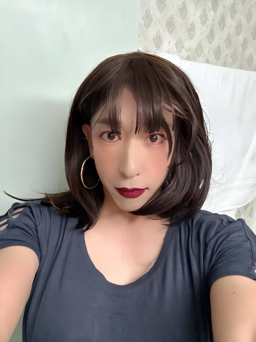 요즘 유행하는 지브리 스타일 해봤어요.

(남자가 남자티나는게 뭐 어때서요 ㅠㅠ)