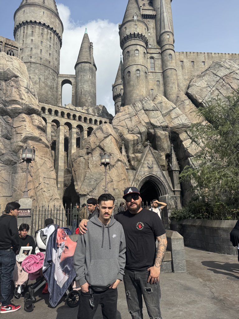 mattst3r85's tweet photo. Harry twatter world with my eldest https://t.co/axreIH81gv