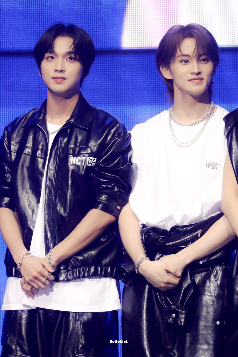 𝑩𝒖𝒕𝒕𝒐𝒏 𝐨𝐟 tweet media