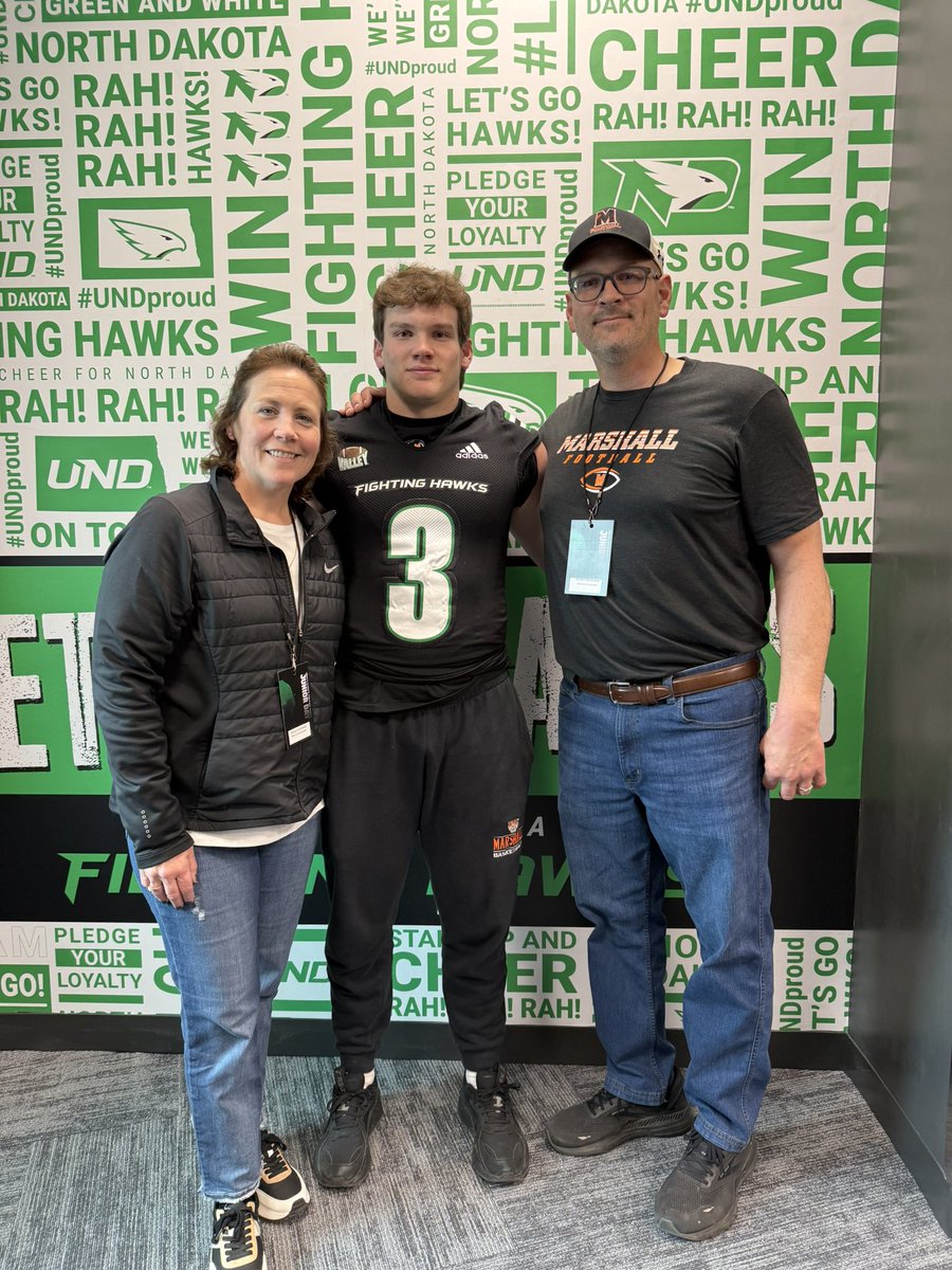 JrVierstraete's tweet image. Great visit up North! Thanks @Coach_SchmidtE @IsaacFruechte14 @CoachAndersonJD