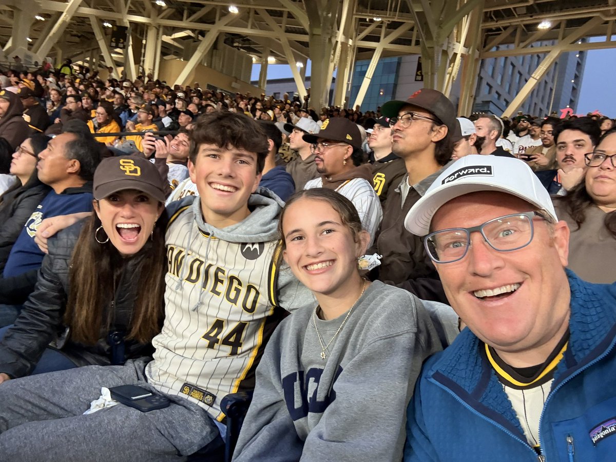elefkowitz's tweet photo. #ForTheFaithful @Padres https://t.co/X8aXMX0nut