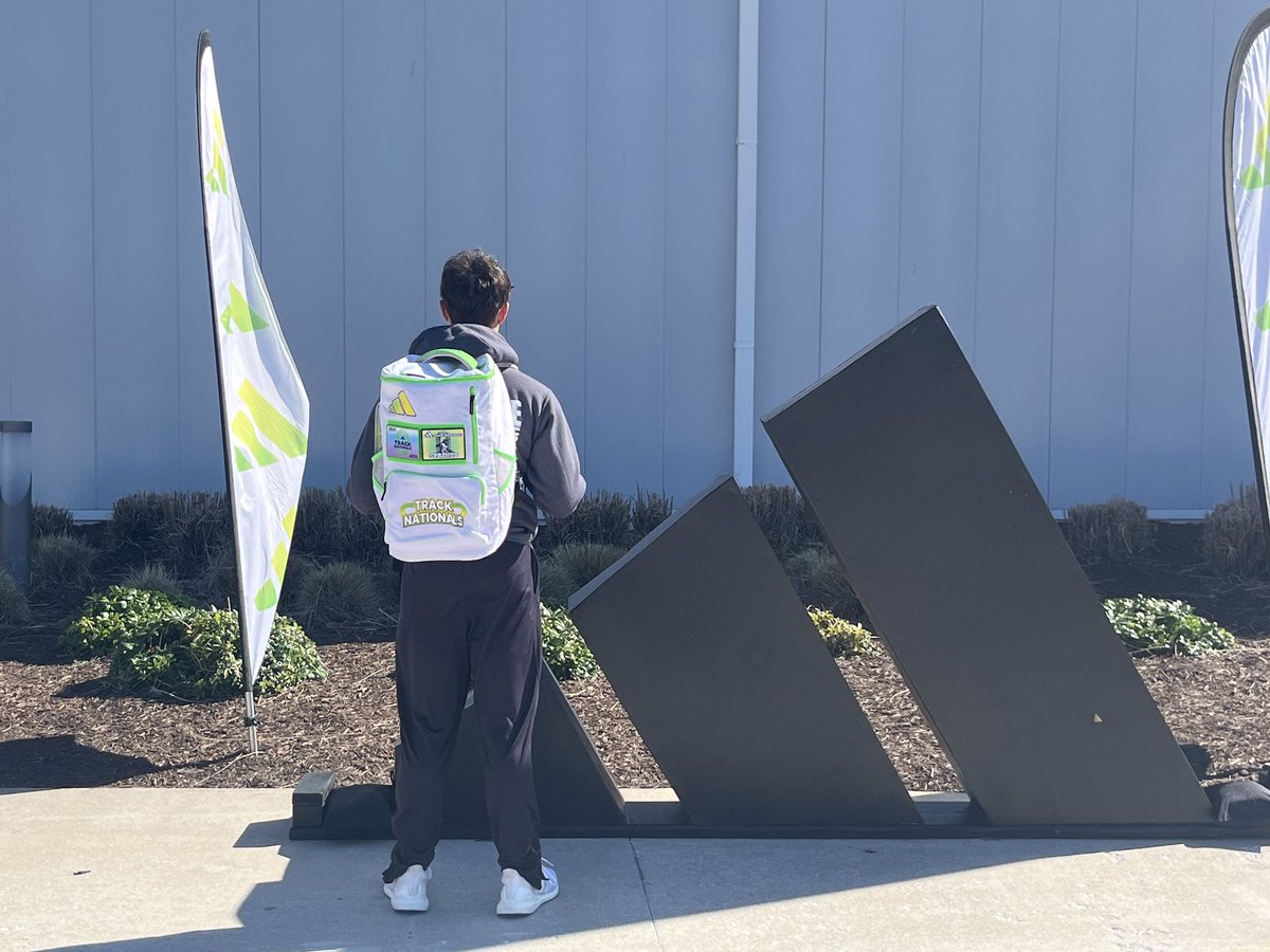 ColtenLawson7's tweet image. Had a great time at Adidas national!
Time 55 split: 6.86 Lasered time 
60m:7.42 Lasered time
-Currently hold the freshman record on the 55 at my school -and actively top 10 freshman in Maryland
c/o2028
@Holliday4life1