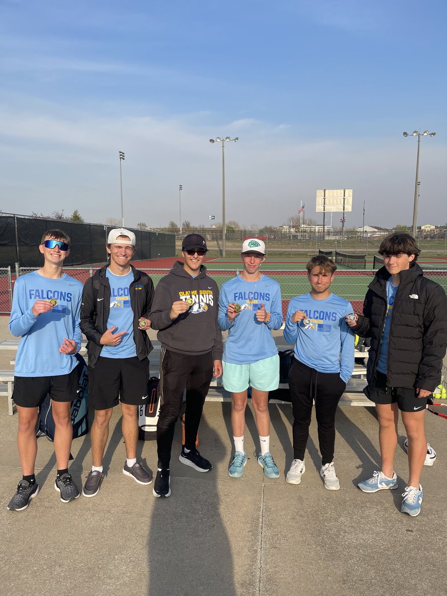 JV almost busted out the brooms today in Emporia. Finished 1st place in #1 Doubles, #1 Singles, and #2 Singles and 2nd in #2 Doubles. Team Champs!! #GOFALCONS
<a href="/ADMillerOS/">AD Miller</a> <a href="/OlatheSouthHS/">Olathe South HS</a>