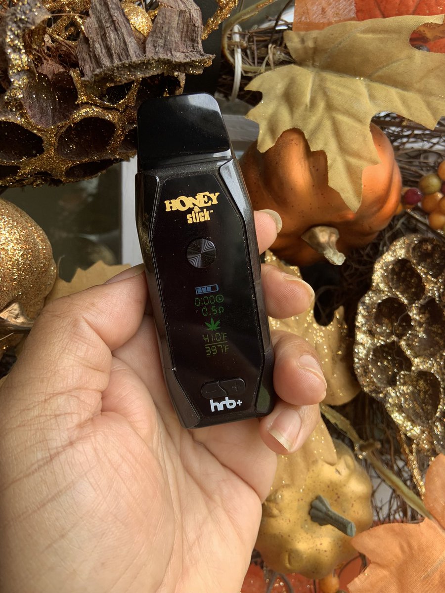 ChronicSession's tweet photo. I love my #herb #vaporizer this the first one I’ve ever had #honeystick makes some good #vapehardware https://t.co/6kRuJSKxfs