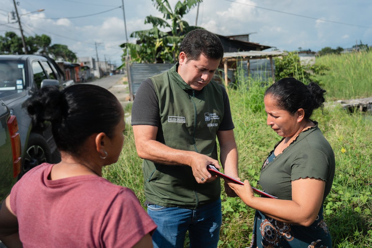 alcaldiabbhy's tweet image. Seguimos firmes en respaldar a los afectados por el #Invierno2025. Hoy. A través de Gestión de Riesgos, llevamos #AsistenciaHumanitaria a la Sra. Francisca Sánchez, cuya vivienda en la ciudadela #LaVentura sufrió un colapso estructural.  

#AlcaldíaCiudadanaDeBabahoyo
