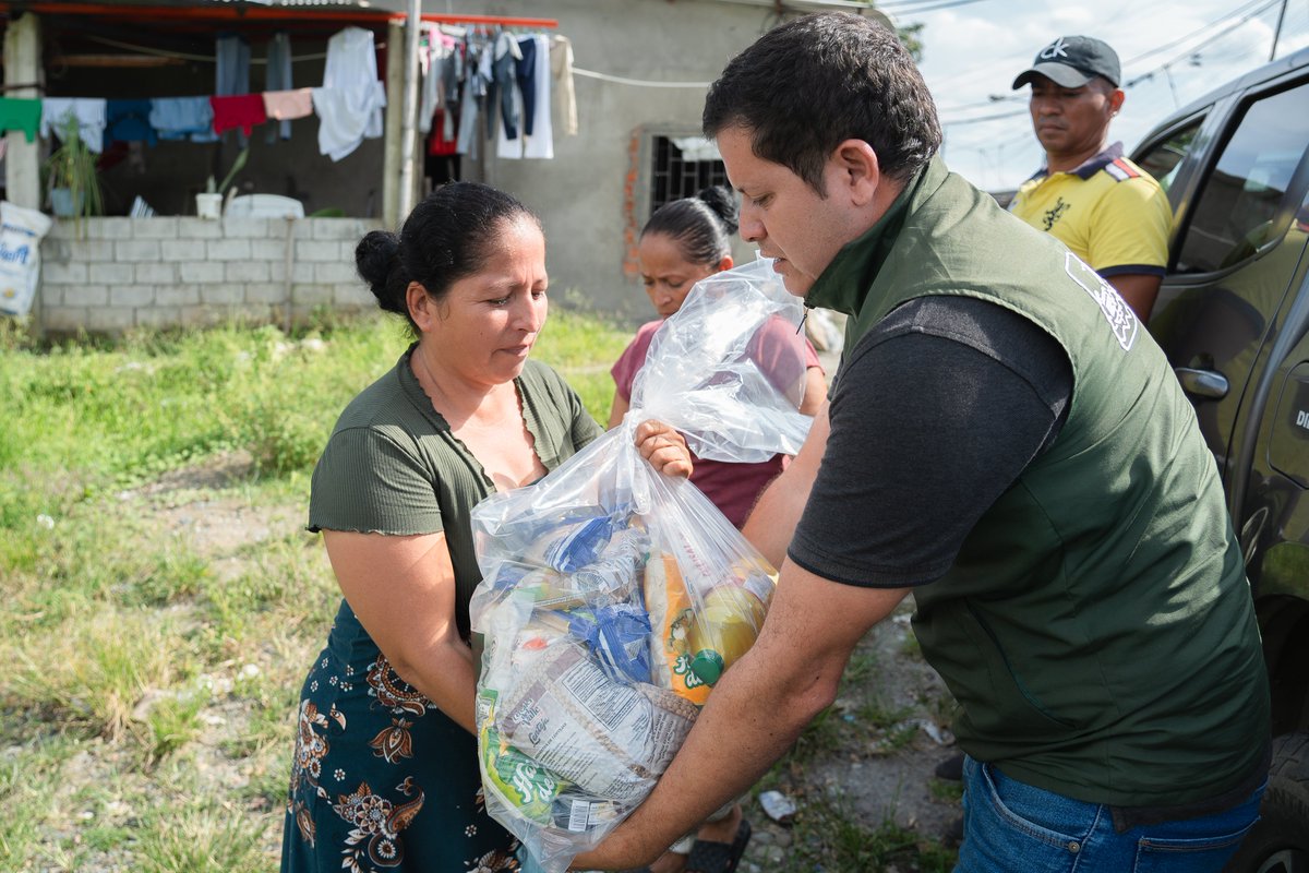 alcaldiabbhy's tweet image. Seguimos firmes en respaldar a los afectados por el #Invierno2025. Hoy. A través de Gestión de Riesgos, llevamos #AsistenciaHumanitaria a la Sra. Francisca Sánchez, cuya vivienda en la ciudadela #LaVentura sufrió un colapso estructural.  

#AlcaldíaCiudadanaDeBabahoyo