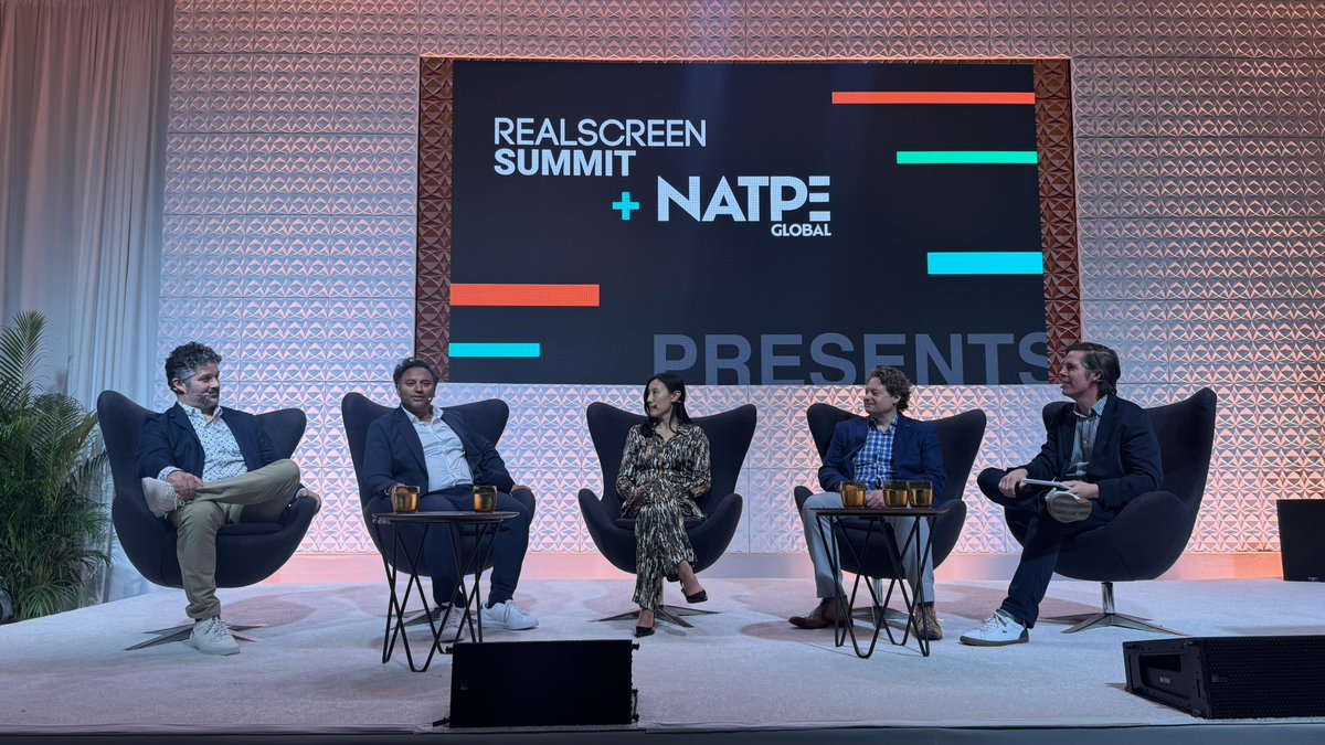 Haciendo la cobertura para la revista Prensario de Argentina del NATPE 2025