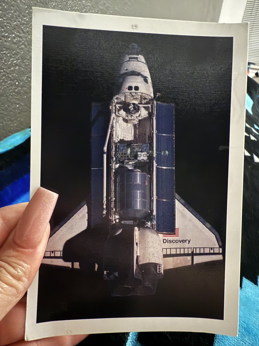 cmurphy41617's tweet photo. Mail surprise today! My former student Viri interning at NASA sent me a postcard today! Love hearing about all their achievements & life stories! Super proud of her! #formerstudent #proudteacher #teacherandstudent #StudentSuccess https://t.co/Al1rjXfPPP