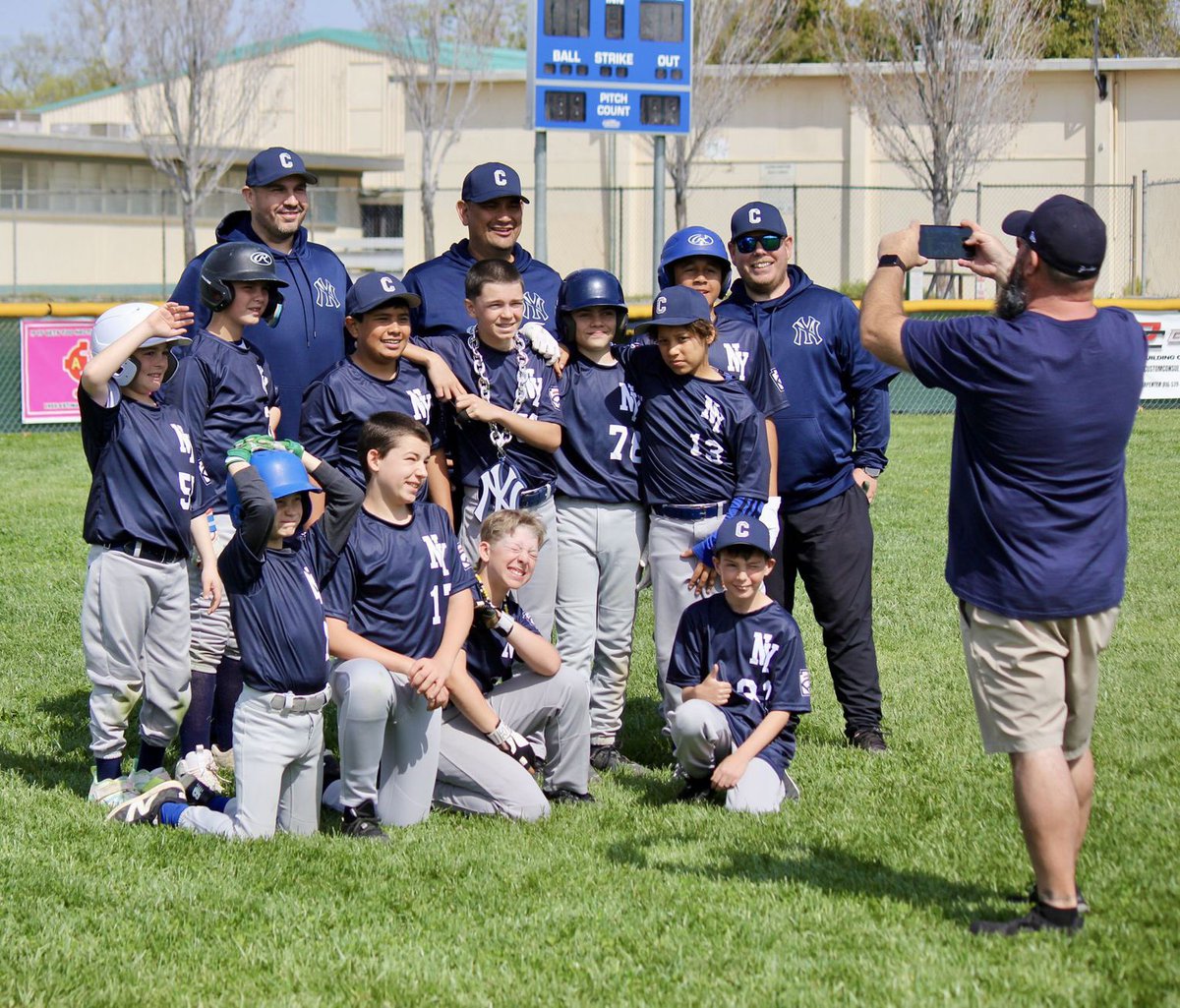 Bill Kapp-Former Baseball Coach (@panthers_fhs) on Twitter photo 