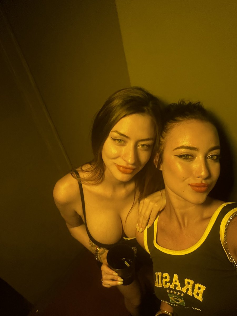 brunettebmbs's tweet image. 