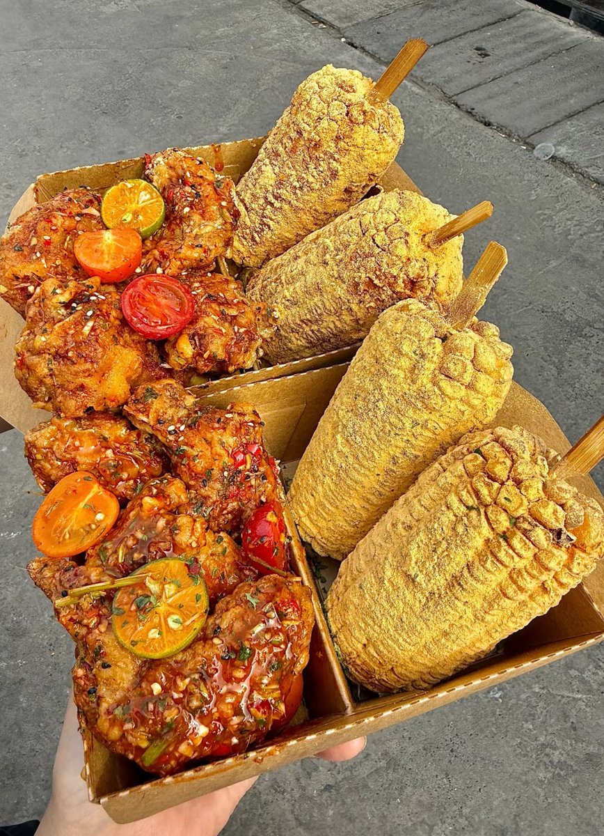 Where_Zhengzhou's tweet image. Cheesy corn on the cob on the streets of Zhengzhou—would you like a bite? 🌽🧀✨
#Zhengzhou #CheeseLover #StreetFood #CornDelight #FoodieBeauty
