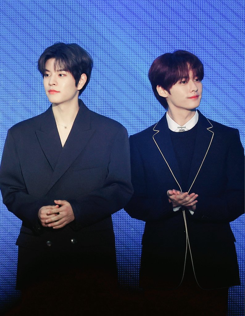 foxcollector_in's tweet photo. 230810🤍💛

#AprilFoolsDay
#Seungmin #Leeknow
#StrayKids #2min https://t.co/1bsTwNVHar
