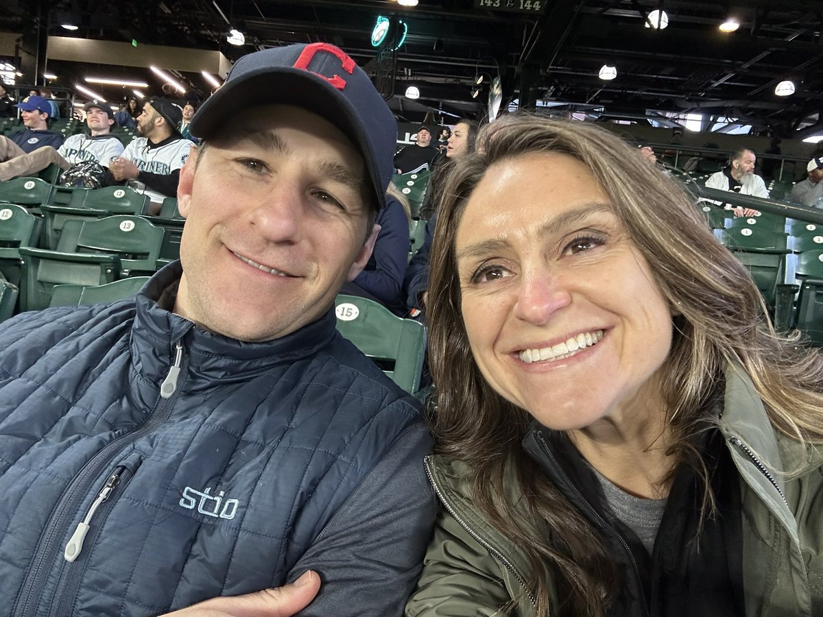 JCons212's tweet photo. Cheering on the Mariners all the way from CLE #tridentsup https://t.co/wQqYfj3kNQ
