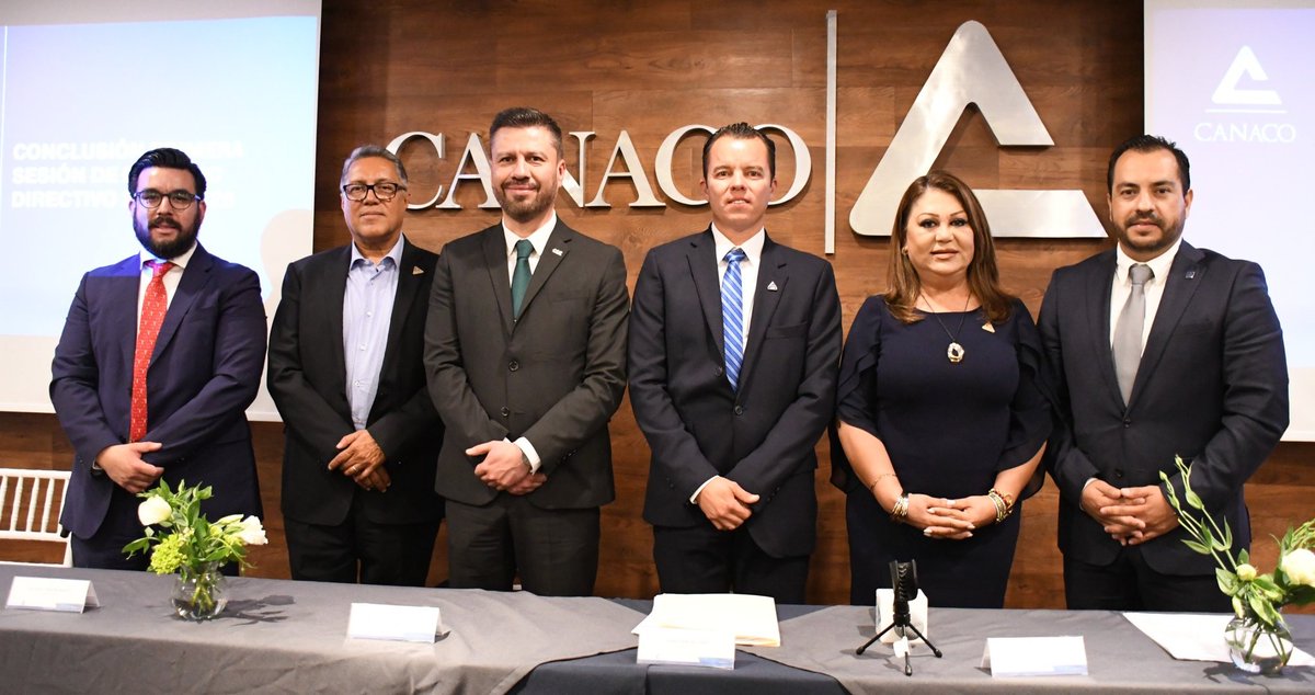 SergioSanchezl_'s tweet photo. Hoy inicia una nueva etapa en la @CanacoDurango.

Asumo este reto con el compromiso de fortalecer la unidad y el crecimiento del comercio en #Durango.

¡Vamos juntos por una #CANACO que impulse el crecimiento y las oportunidades para todos! 

#PoderCANACO 💪 https://t.co/XnIeu5NIhV