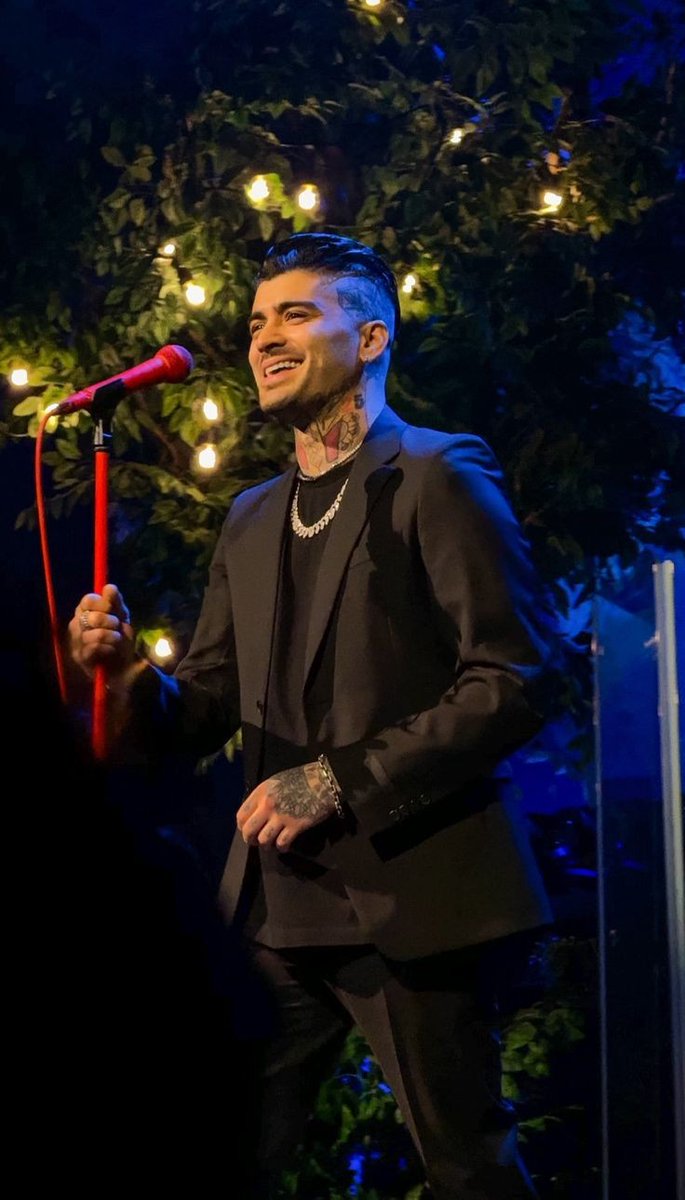 SoySandyR's tweet photo. I've waited so many years to meet you and I'll keep waiting. Don't take too long, Mexico has a pending date with you. TE AMO 🇲🇽❤️
#MexicoLovesZayn 
#Replace28MarchMxZM
#ZMPreference28March https://t.co/Bgz1iGLmI8