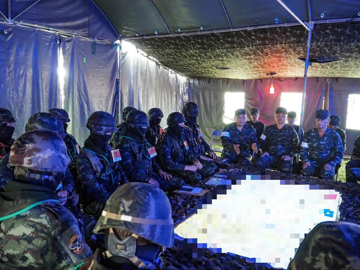 army4prcenter's tweet image. #ร.15พัน2 #ฝึกกองพันพร้อมรบ #ทภ4 #ความพร้อมรบ2568

📌 ร.15 พัน.2 ฝึกตรวจสอบความพร้อมรบเคลื่อนที่เร็ว 2568 เพื่อเตรียมพร้อมปฏิบัติภารกิจในสถานการณ์ฉุกเฉิน ทุกขั้นตอนดำเนินไปอย่างมีระเบียบและมีประสิทธิภาพ

#ReadyToMove #MilitaryTraining #กองทัพไทย