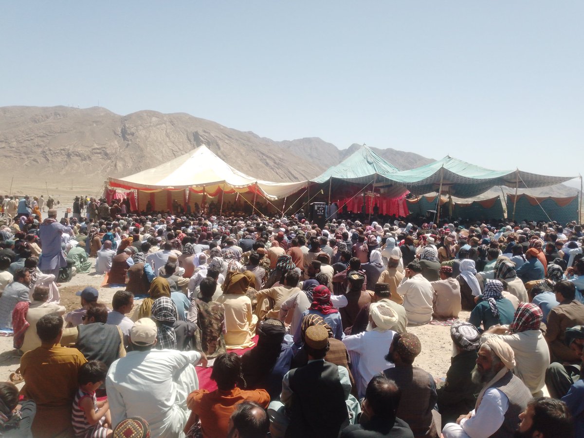 چلتن نا بُڑزی پائک
 سہب ننائے سہب ننا ئے

دا راجی لشکر نا تولنگ پائک
سہب ننا ئے سہب ننا ئے

#ReleaseBalochPrisoners