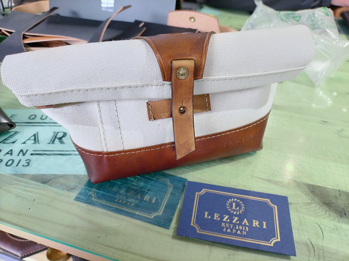 fmwb's tweet photo. 帆布×レザー
バッグインバッグの製作をお願いしに。

#総社市

#LEZZARI
#レザーリ https://t.co/QtebaKPuOI