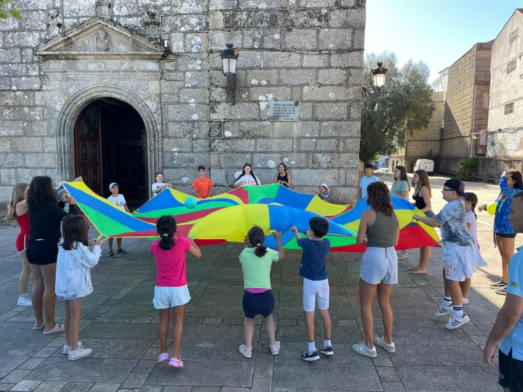 Campamentos de #verano para #niños y jóvenes en #Vigo: vigopeques.com/surf-vigo-camp…