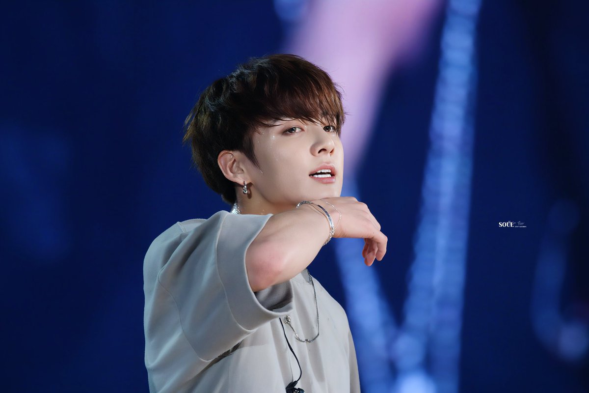 totiz91's tweet photo. 힘찬함성 정국이만 보면 가슴이 뜨거워짐..
에이네이션 썸머소닉과 같은 맥락으로 😳 https://t.co/TP15kLGaKM