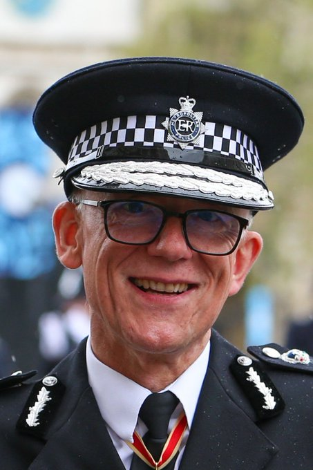 AGA_PBinUK's tweet photo. Does the Met Police Service attack the children of their targeted persons? The answer is yes! Met Police Service uses operatives hired by Reed Specialist Recruitment to deploy microwave radiation device against the children of targeted parent(s) to send them a message #EvilISReal https://t.co/qDkrr3Mx0t