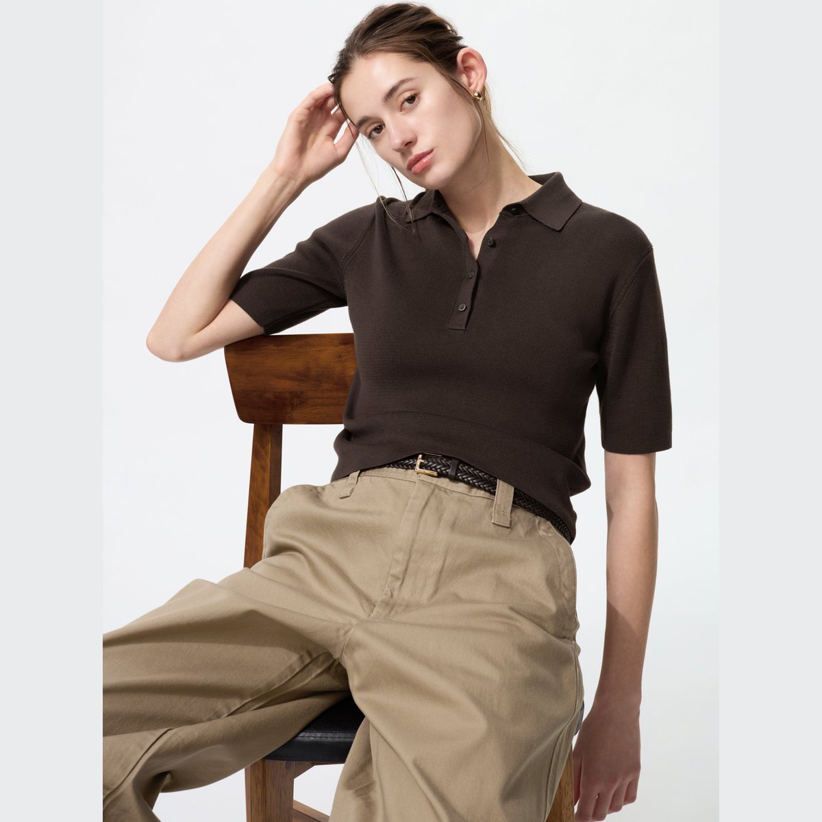 UniqloThailand's tweet photo. ✨ New Item! เสื้อโปโลสเวตเตอร์แขนสั้น สไตล์มินิมอล แต่เต็มไปด้วยดีเทล 💫 นุ่มสบายด้วยผ้าสเวตเตอร์ถักละเอียด🖤 แมตช์ได้ทั้งแคชชวลและสมาร์ทลุค!
🛒 ช้อปสินค้า คลิกเลย! https://t.co/gE9bxkUHzg
#UniqloThailand #ยูนิโคล่ #NewArrivals #PoloSweater #MixMatch #เสื้อโปโล https://t.co/2ElufDW4m7