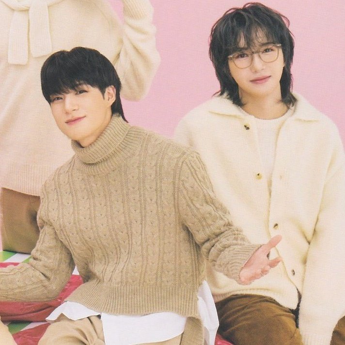cremejrulee's tweet photo. Jenren dreamzine... My meow2 🤍🩷💚 https://t.co/nkJLqjgehD