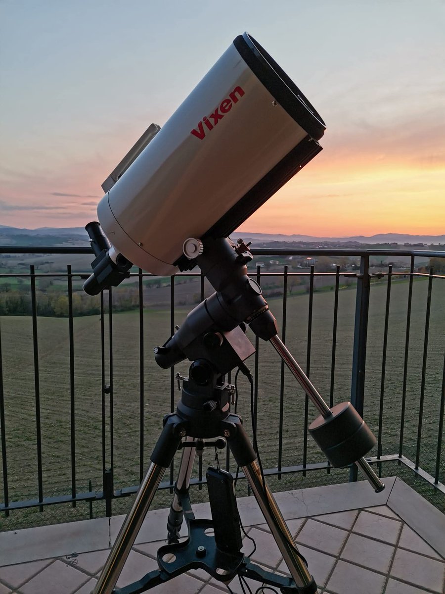 Questo è il mio gioiellino che utilizzo per le riprese planetarie/lunari 😍
Vixen VMC200L, la montatura è l'altra che posseggo e che utilizzo dal mio piccolo terrazzo, una EQ5.