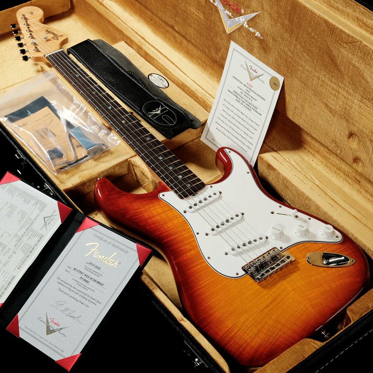 1484shibuya's tweet image. #Fender Custom Shop / Prestige Collection 1966 Stratocaster NOS Aged Cherry Sunburst by Greg Fessler!!
#NAMM SHOWで獲得したグレッグ・フェスラー製作のストラトキャスター!!
#ギター #エレキ #マスビル
