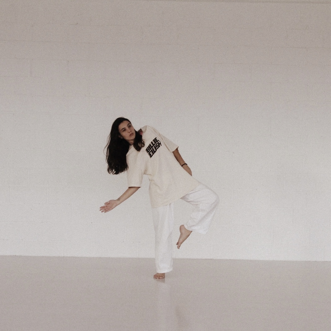 azebarri's tweet photo. #Dantza garaikidea saio itzela bariku honetan, Araitz Lasa, Irma Tàrraga, June Rivero, Leire Ondarroa eta Natalie Le Du Sagone dantzarien eskutik. Sarrera librea. 
Apirilak 4, barikua
20:00 (19:30 ateen irekiera)
Azebarri kultur elkartean
Euskal Herria 14, #Algorta https://t.co/weMGfFdDtu
