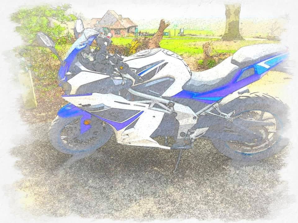 The older I get, the faster I was. There are old bikers and there are bold bikers, but there are no old, bold bikers  That is why, as soon as I felt a real attraction for my first passion which was the motorcycle, and in spite of the danger it could represent, they encouraged me.